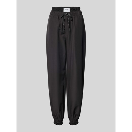 Spodnie dresowe z podwójną talią i naszywką z logo ze sklepu Peek&Cloppenburg  w kategorii Spodnie damskie - zdjęcie 170530155