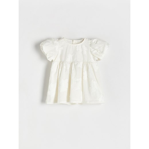 Reserved - Sukienka w kwiaty - złamana biel ze sklepu Reserved w kategorii Ubranka do chrztu - zdjęcie 170532349