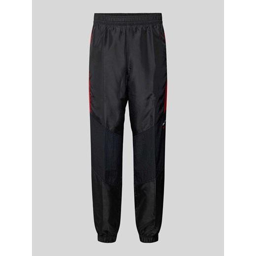 Spodnie treningowe z elastycznym paskiem ze sklepu Peek&Cloppenburg  w kategorii Spodnie męskie - zdjęcie 170550717