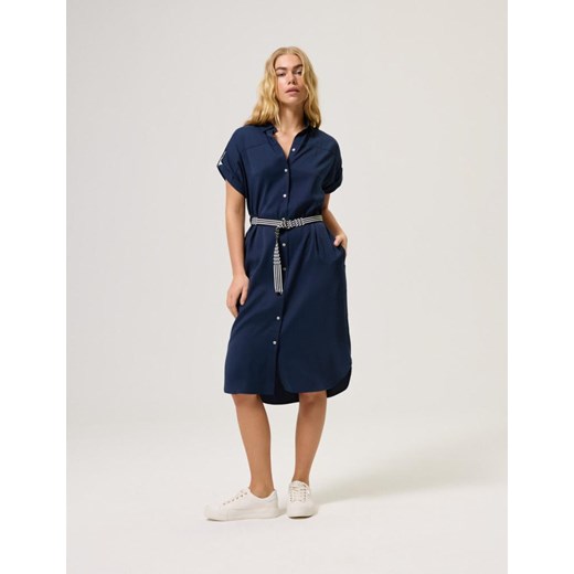 Sukienka Diverse koszulowa z kołnierzykiem z paskami 
