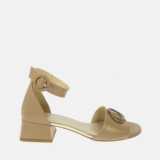 Karmelowe sandały na klocku ze sklepu Laura Messi w kategorii Sandały damskie - zdjęcie 170574877