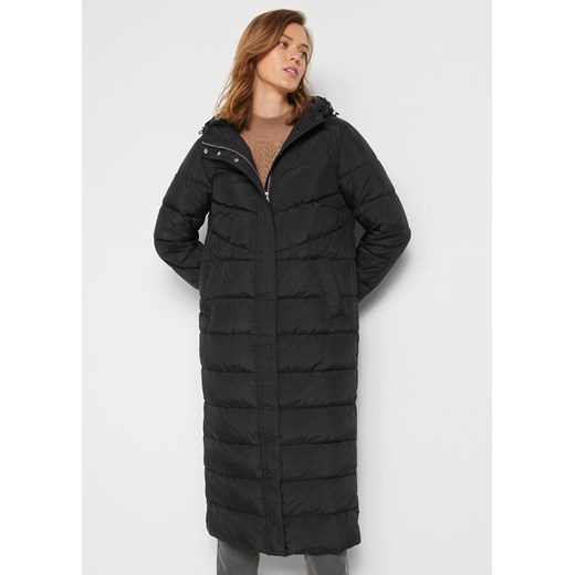 Długi płaszcz pikowany z kapturem ze sklepu bonprix w kategorii Płaszcze damskie - zdjęcie 170599569