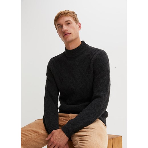 Sweter ze stójką, w strukturalny wzór ze sklepu bonprix w kategorii Swetry męskie - zdjęcie 170604529