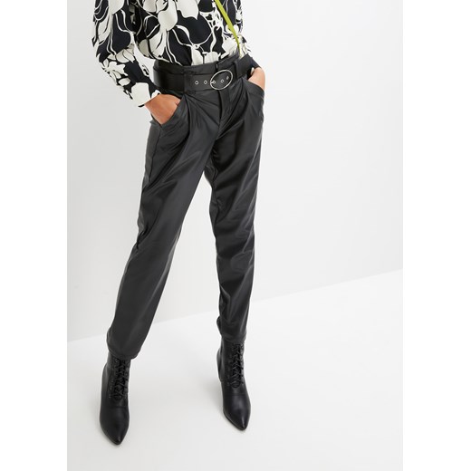 Spodnie ze sztucznej skóry z paskiem i wysoką talią ze sklepu bonprix w kategorii Spodnie damskie - zdjęcie 170609937