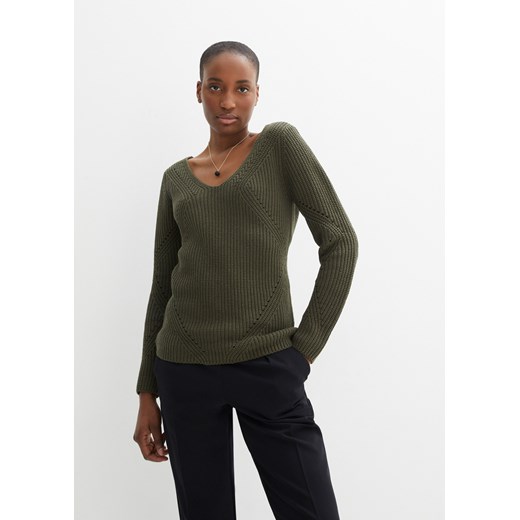 Sweter z efektownym dekoltem ze sklepu bonprix w kategorii Swetry damskie - zdjęcie 170620498