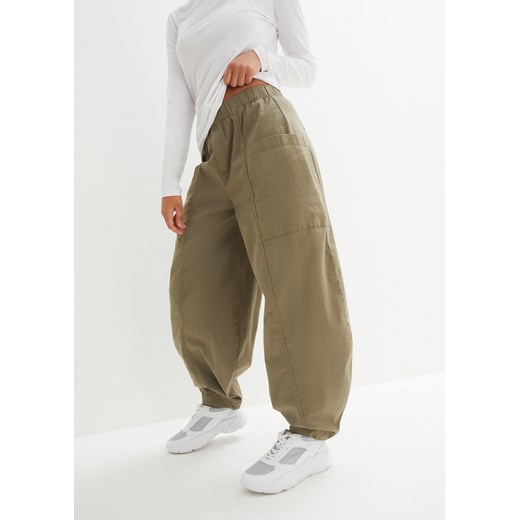 Lekkie spodnie twillowe z naszywanymi kieszeniami ze sklepu bonprix w kategorii Spodnie damskie - zdjęcie 170620845