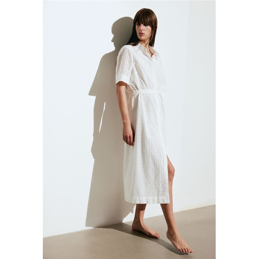 H & M - Szmizjerka z haftem angielskim - Biały ze sklepu H&M w kategorii Sukienki - zdjęcie 170636728