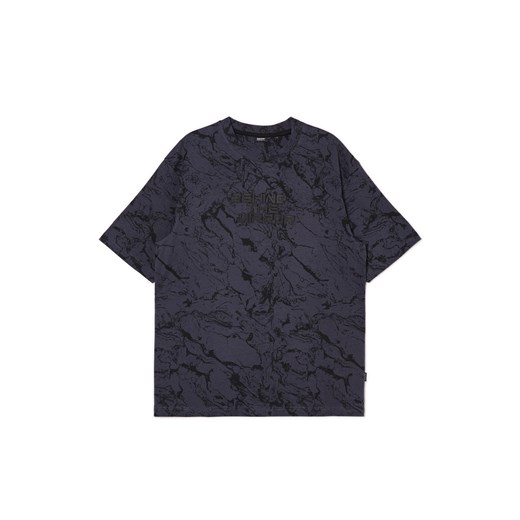 Cropp - Fioletowy t-shirt z printem all over - szary ze sklepu Cropp w kategorii T-shirty męskie - zdjęcie 170652675