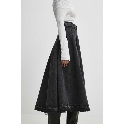 Answear Lab spódnica jeansowa kolor czarny midi rozkloszowana ze sklepu ANSWEAR.com w kategorii Spódnice - zdjęcie 170657385