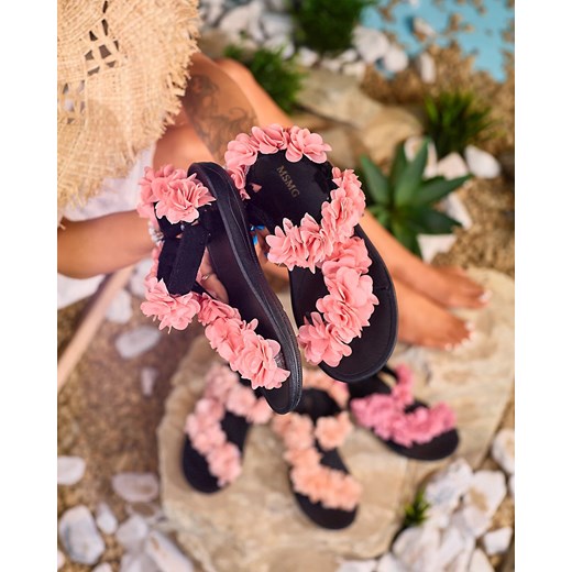 Royalfashion Koralowe sandały damskie z kwiatuszkami Alferroy ze sklepu royalfashion.pl w kategorii Sandały damskie - zdjęcie 170660766