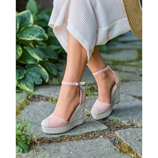 Royalfashion Różowe damskie sandały na koturnie Meylasi ze sklepu royalfashion.pl w kategorii Espadryle damskie - zdjęcie 170661207