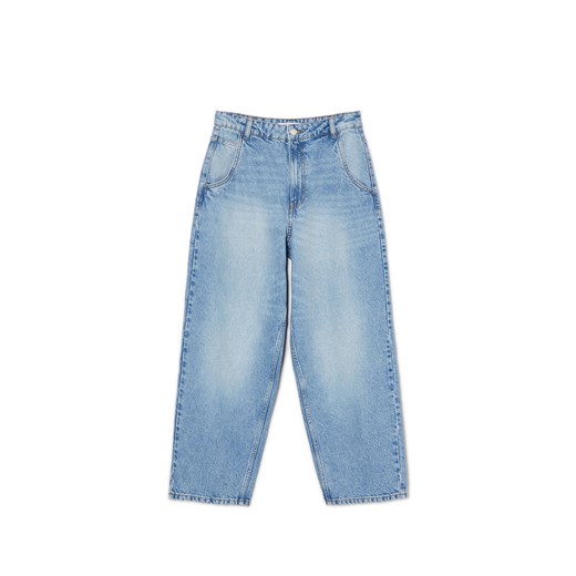 Cropp - Klasyczne jeansy baggy z efektem sprania - niebieski ze sklepu Cropp w kategorii Jeansy damskie - zdjęcie 170664156