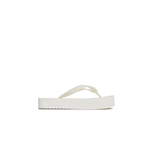 Calvin Klein Jeans Japonki Beach Sandal Flatform Logo YW0YW01092 Biały ze sklepu MODIVO w kategorii Klapki damskie - zdjęcie 170686285