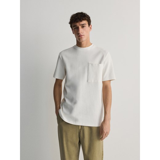 Reserved - T-shirt comfort z kieszonką - złamana biel ze sklepu Reserved w kategorii T-shirty męskie - zdjęcie 170687546
