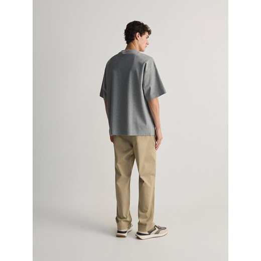 Reserved - Spodnie regular fit - beżowy ze sklepu Reserved w kategorii Spodnie męskie - zdjęcie 170687766
