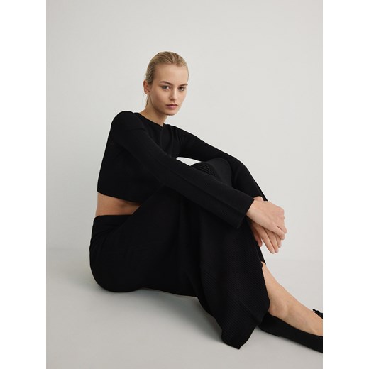 Reserved - Krótki sweter z wiskozą - czarny ze sklepu Reserved w kategorii Swetry damskie - zdjęcie 170707568