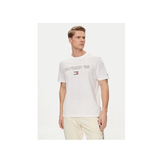Tommy Hilfiger T-Shirt 85' MW0MW34427 Biały Regular Fit ze sklepu MODIVO w kategorii T-shirty męskie - zdjęcie 170726285