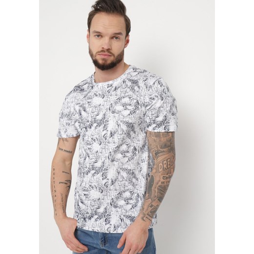 Biała Koszulka z Bawełny w Abstrakcyjny Print Laeliana ze sklepu Born2be Odzież w kategorii T-shirty męskie - zdjęcie 170743496