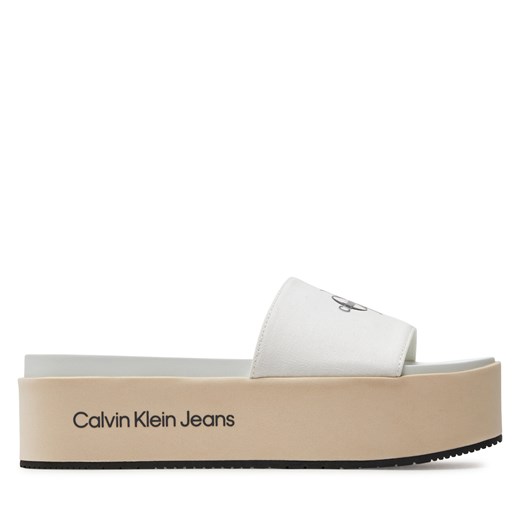 Klapki Calvin Klein Jeans Flatform Sandal Met YW0YW01036 Creamy White/Bright White 0F9 ze sklepu eobuwie.pl w kategorii Klapki damskie - zdjęcie 170754175