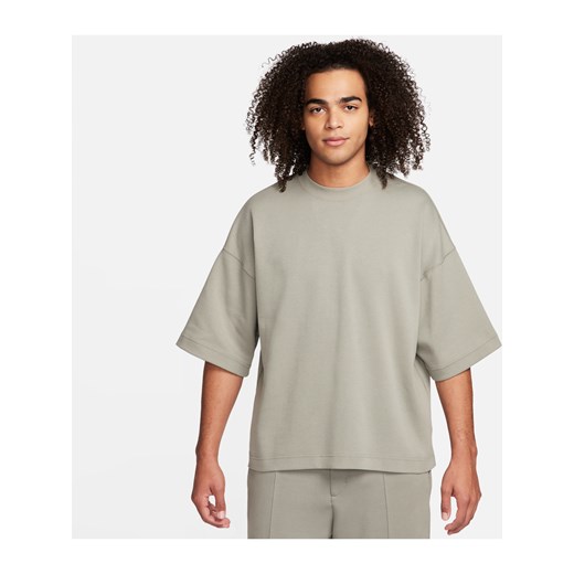 Męska bluza dresowa z krótkim rękawem o kroju oversize Nike Sportswear Tech Fleece Reimagined - Szary ze sklepu Nike poland w kategorii Bluzy męskie - zdjęcie 170797017