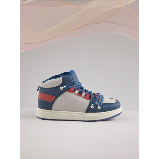 Sinsay - Sneakersy za kostkę - szary ze sklepu Sinsay w kategorii Buty sportowe dziecięce - zdjęcie 170859305