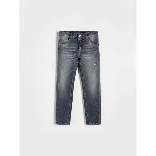 Reserved - Jeansy slim z przetarciami - jasnoszary ze sklepu Reserved w kategorii Spodnie chłopięce - zdjęcie 170875355