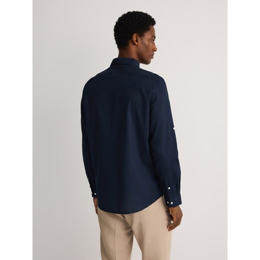 Koszula męska Reserved granatowa casualowa z klasycznym kołnierzykiem 