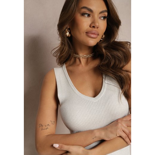 Jasnoszara Sukienka o Fasonie Bodycon z Błyszczącej Prążkowanej Dzianiny Renee S wyprzedaż Renee odzież