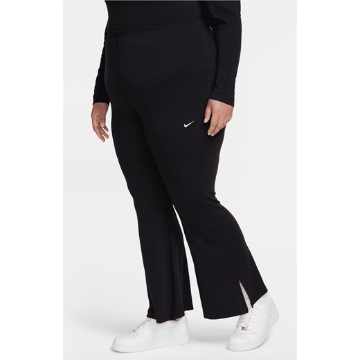 Damskie obcisłe legginsy w drobny prążek z rozszerzanymi nogawkami Nike Sportswear Chill Knit (duże rozmiary) - Czerń ze sklepu Nike poland w kategorii Spodnie damskie - zdjęcie 170913999