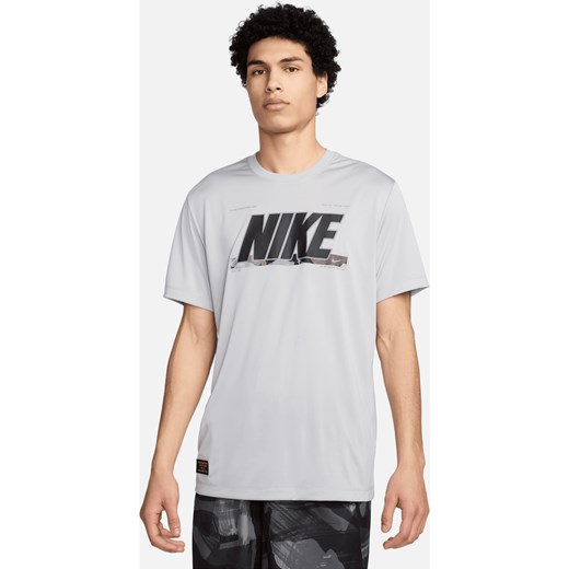 Męski T-shirt do fitnessu Nike Dri-FIT - Szary ze sklepu Nike poland w kategorii T-shirty męskie - zdjęcie 170914016