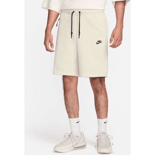 Spodenki męskie Nike Sportswear Tech Fleece - Zieleń ze sklepu Nike poland w kategorii Spodenki męskie - zdjęcie 170914388