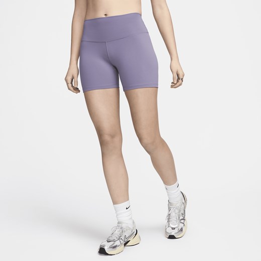 Szorty Nike fioletowe w sportowym stylu 