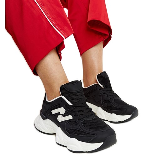 Czarne sneakersy na masywnej podeszwie Gergely ze sklepu ButyModne.pl w kategorii Buty sportowe damskie - zdjęcie 170916999