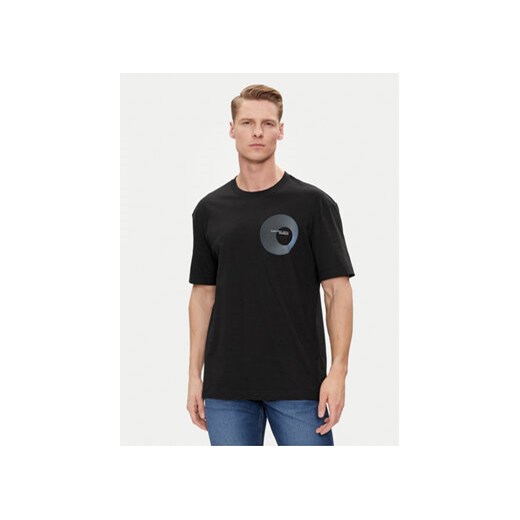 Calvin Klein Jeans T-Shirt Frequency Logo J30J325200 Czarny Regular Fit ze sklepu MODIVO w kategorii T-shirty męskie - zdjęcie 170919026