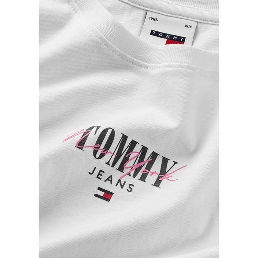 Tommy Jeans bluzka damska biała z krótkim rękawem z okrągłym dekoltem z napisami 