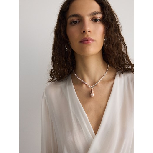 Reserved - Posrebrzany naszyjnik z naturalnymi perłami - srebrny ze sklepu Reserved w kategorii Naszyjniki - zdjęcie 170922345