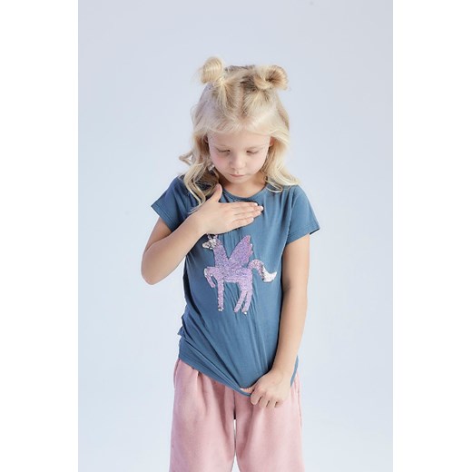 Niebieska koszulka dla dziewczynki z jednorożcem ze sklepu 5.10.15 w kategorii Bluzki dziewczęce - zdjęcie 170924665