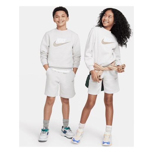 Dres ze spodenkami dla dużych dzieci Nike Sportswear Club Fleece - Szary ze sklepu Nike poland w kategorii Dresy chłopięce - zdjęcie 170947398
