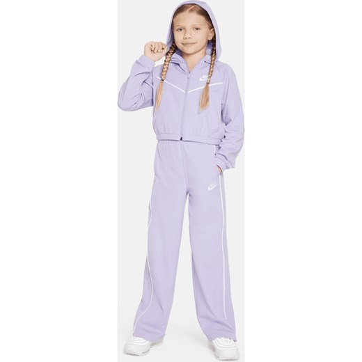 Dres dla dużych dzieci (dziewcząt) Nike Sportswear - Fiolet ze sklepu Nike poland w kategorii Dresy dziewczęce - zdjęcie 170947569