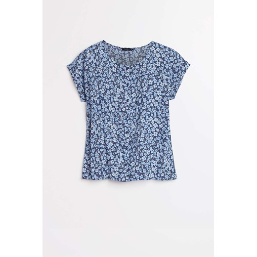 Damska koszulka z krótkim rękawem w niebieskie kwiatki ze sklepu 5.10.15 w kategorii Bluzki damskie - zdjęcie 170964115