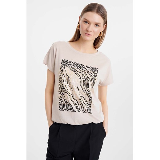 Dzianinowa koszulka beżowa damska z printem ze sklepu 5.10.15 w kategorii Bluzki damskie - zdjęcie 170964169