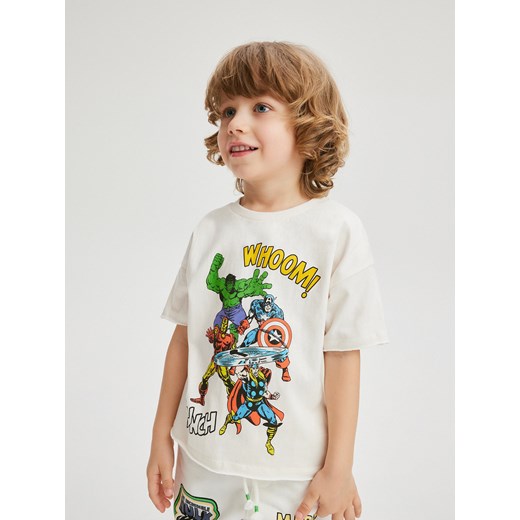 Reserved - T-shirt z nadrukiem Marvel - złamana biel ze sklepu Reserved w kategorii T-shirty chłopięce - zdjęcie 170965275