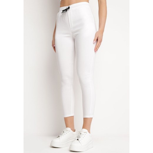 Białe Spodnie z Gumką w Talii z Wiązaniem i Kieszeniami Dastar ze sklepu Born2be Odzież w kategorii Spodnie damskie - zdjęcie 170982699