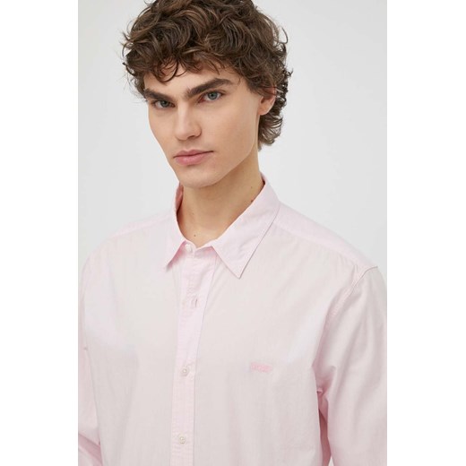 Levi&apos;s koszula męska kolor różowy slim z kołnierzykiem klasycznym ze sklepu ANSWEAR.com w kategorii Koszule męskie - zdjęcie 170989445