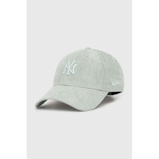 New Era czapka z daszkiem sztruksowa 9Forty New York Yankees kolor zielony z aplikacją 60434998 ze sklepu PRM w kategorii Czapki z daszkiem damskie - zdjęcie 171011777