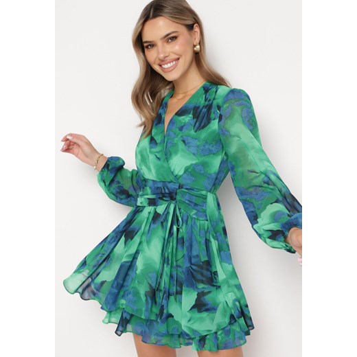 Zielona Sukienka Mini z Kopertowym Dekoltem i Wzorem Tie-Dye Arisel L wyprzedaż Born2be Odzież
