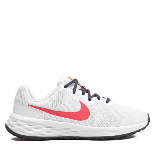 Buty do biegania Nike Revolution 6 Nn (Gs) DD1096 101 Biały ze sklepu eobuwie.pl w kategorii Buty sportowe dziecięce - zdjęcie 171028338