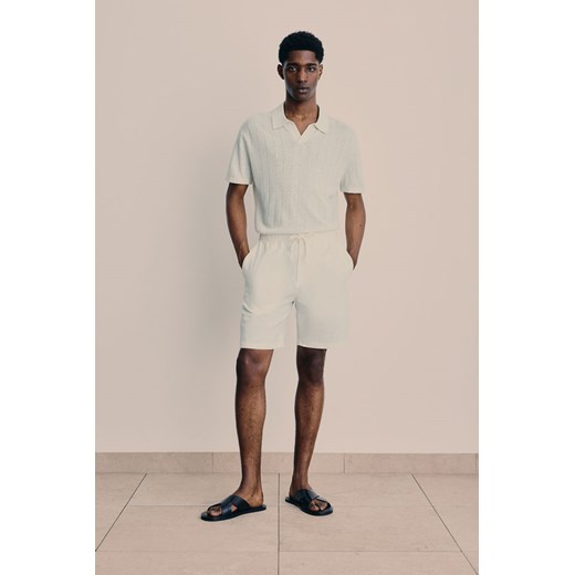 H & M - Szorty Relaxed Fit - Biały ze sklepu H&M w kategorii Spodenki męskie - zdjęcie 171032866