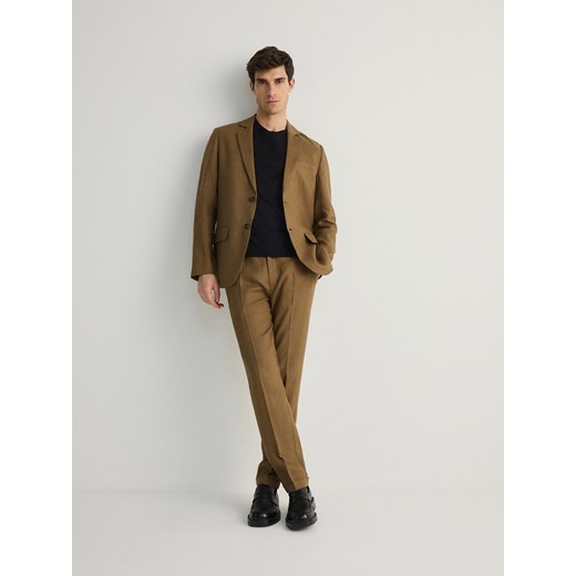 Reserved - Lniane spodnie garniturowe slim - brązowy ze sklepu Reserved w kategorii Spodnie męskie - zdjęcie 171156129