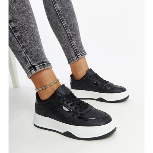 Czarne sneakersy na grubszej podeszwie Intisa ze sklepu gemre w kategorii Buty sportowe damskie - zdjęcie 171164275